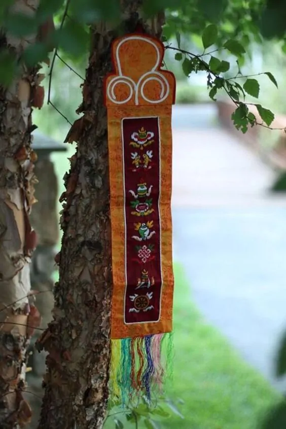 8 symbol tibetan silk brocade banner