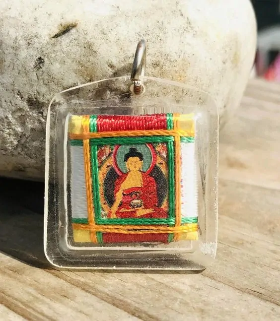 tibetan protector amulet